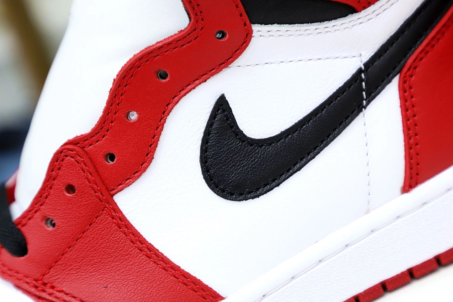 JORDAN HIGH 'CHICAGO' 2015 1 RETRO OG AIR 0902